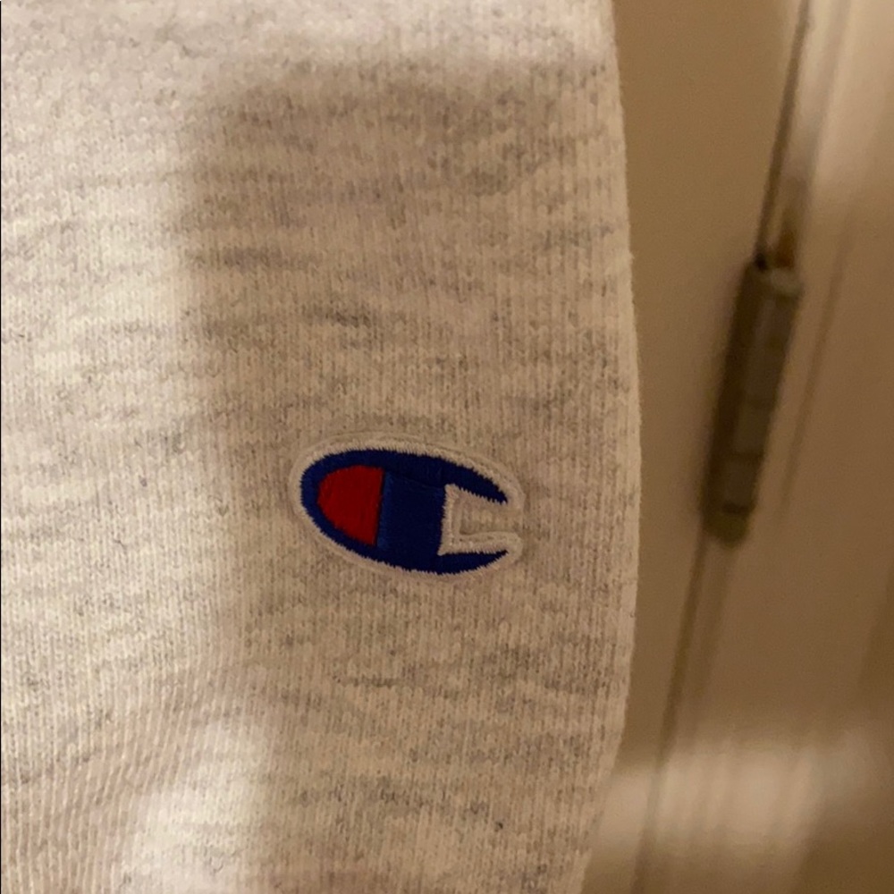 The Met Champion Crewneck - Picture 4 of 5
